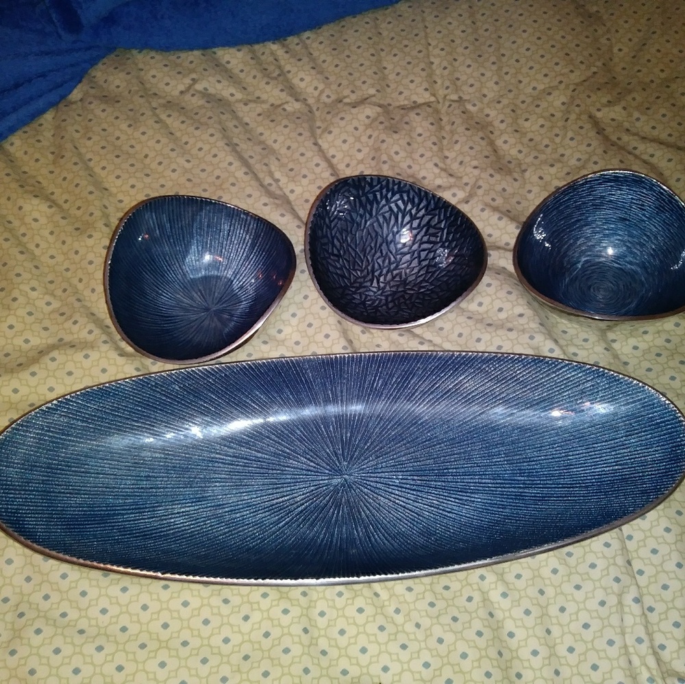 Simple Design nut bowl set (must pick up) 77092